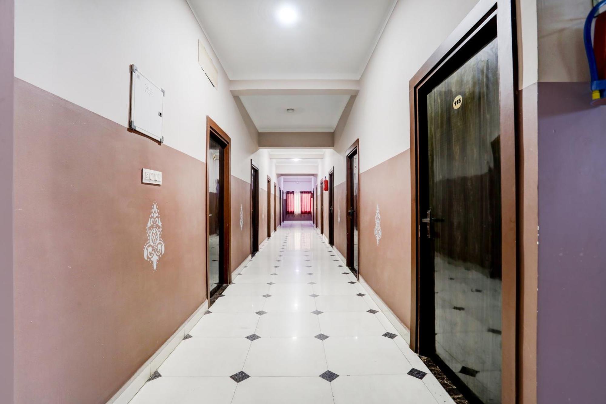 Hotel Super Townhouse Gida Near Rto Office Gorakhpur Zewnętrze zdjęcie